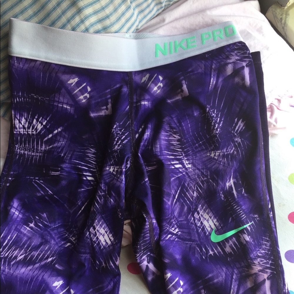Purple girls Nike leggings
